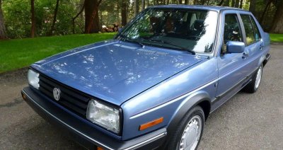 ​实拍第一代“大众捷达”，桑塔纳同款1.6引擎+4AT，回忆满满