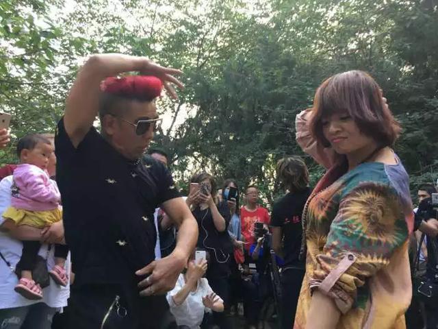 你对郑州尬舞团被取缔了怎么看？