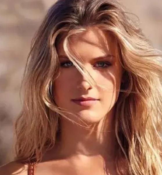 加拿大首位大满贯冠军！被誉为“最美网球选手”，看生活照心动了