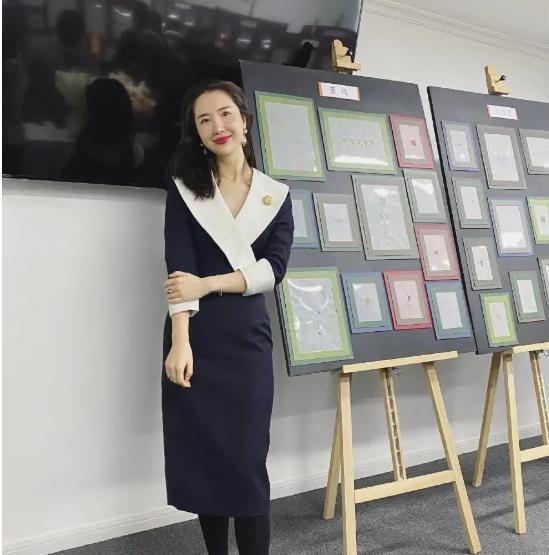 看不下去了？王思聪发文暗讽蒋凡