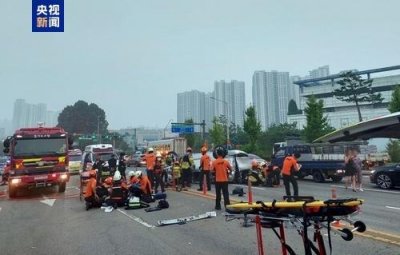​韩国京畿道一面包车与大巴车相撞致5死9伤！罹难的5人中有3人是中国籍