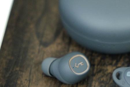 aukey无按键的蓝牙耳机怎么连接