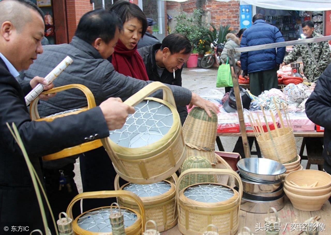 一种不用电的取暖“神器”可以提着到处窜门 农村老人们都喜欢