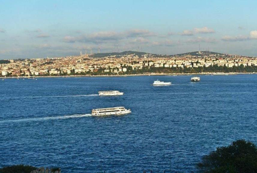 黑海和地中海之间的海峡(黑海与地中海之间的海峡是什么)