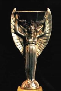 ​世界杯奖杯：雷米特杯和大力神杯