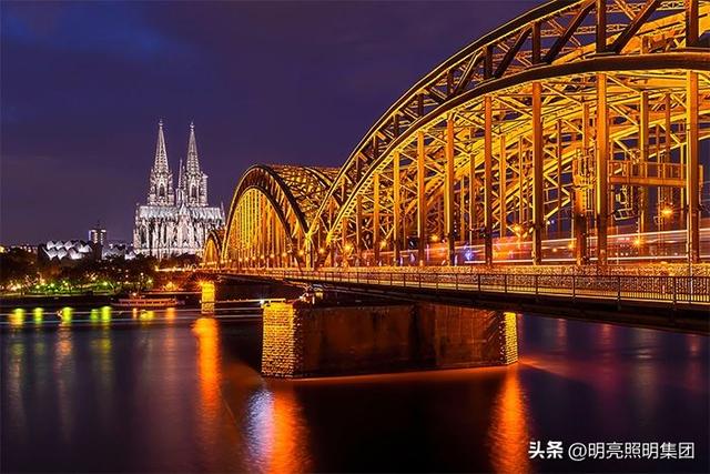 建筑夜景照明方式三种（城市建筑照明中光的运用你都知道几种）(3)