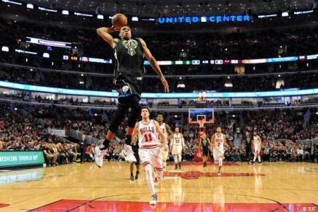 阿德托昆博为什么叫字母哥？源于和骑士的一场比赛