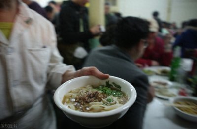 ​花三百万投资面馆，两年后就倒闭破产，究竟是什么原因导致的？