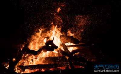 ​梦见火灾是什么预兆（梦见着火的心理学意义）