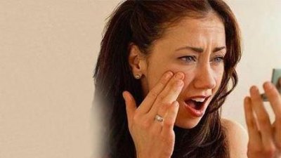 ​女性脸色发黄发暗怎么调理(面色发黄偏暗怎样调理女人)