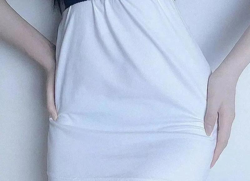 女朋友和别人搞暧昧该分手吗？