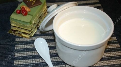 酸奶菌粉放到热奶里了,还有用吗