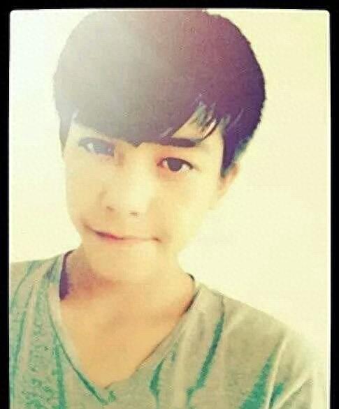 宋威龙童年照大曝光，小时候鼻子就很挺，网友：真不想让他长大