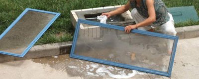 ​如何轻松洗纱窗[纱窗怎么擦才干净妙招]