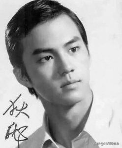 ​华语影坛一代动作巨星狄龙早期照片：年轻时候的龙哥真是潇洒气派