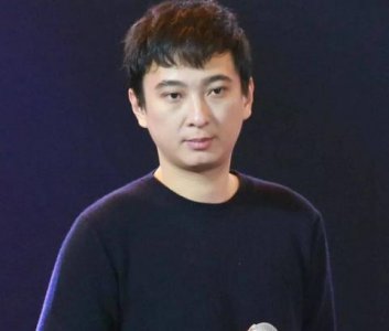 ​6个国内超级富二代：撞毁3000万法拉利淡定玩手机，个个背景强大