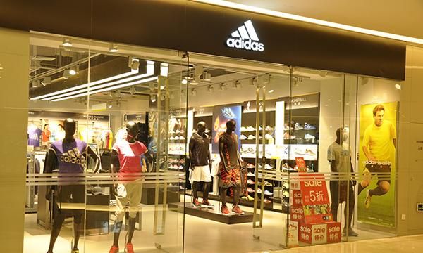 本人想开一家运动品牌店如特步`彪马`阿迪达斯`耐克等之类的店不知道如何加盟