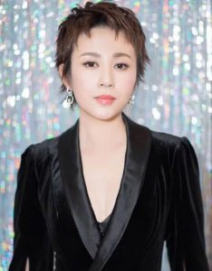 ​马丽登上《男人装》，看到成片后，网友：你才是深藏不漏啊！