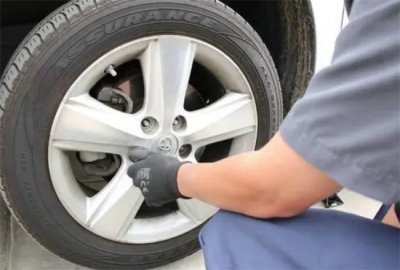 ​汽车轮胎多少公里要换新的