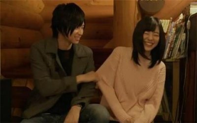 ​和女生聊天时，化解尴尬的万能句子有哪些？