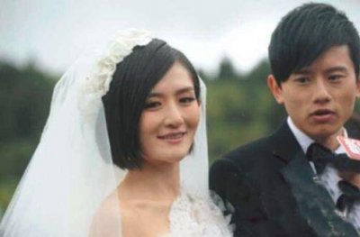 ​他曾是唐嫣的前男友，分手后恋上相差25岁的女友？