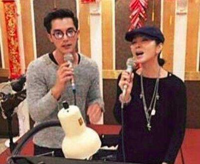 他曾是唐嫣的前男友，分手后恋上相差25岁的女友？