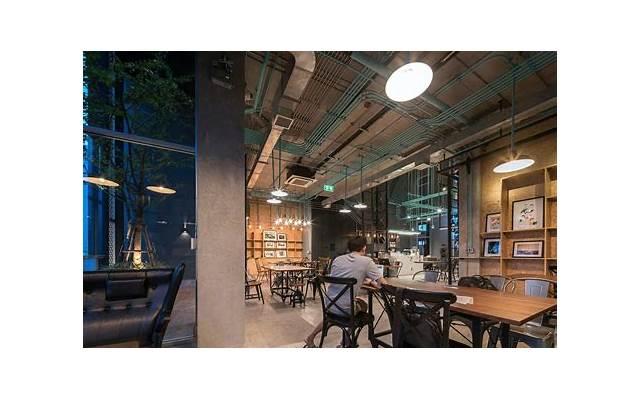 二婚后前妻找丈夫要钱买房，妻子愤怒拒绝：你儿子又不是我生的