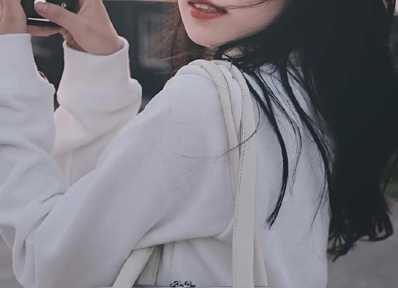 男生冷战期间换情头什么意思