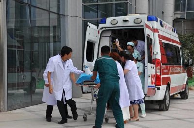 ​情侣接吻被女友咬断舌头，女友称正当防卫，你怎么看？