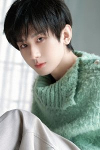 ​成毅新剧男二疑因私生活被剧组退货：曾被女友怒锤为走红出轨富婆