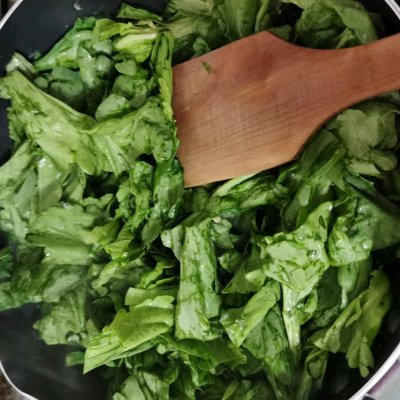 茼蒿菜家常做法（简单好吃家常版茼蒿炒鸡蛋）