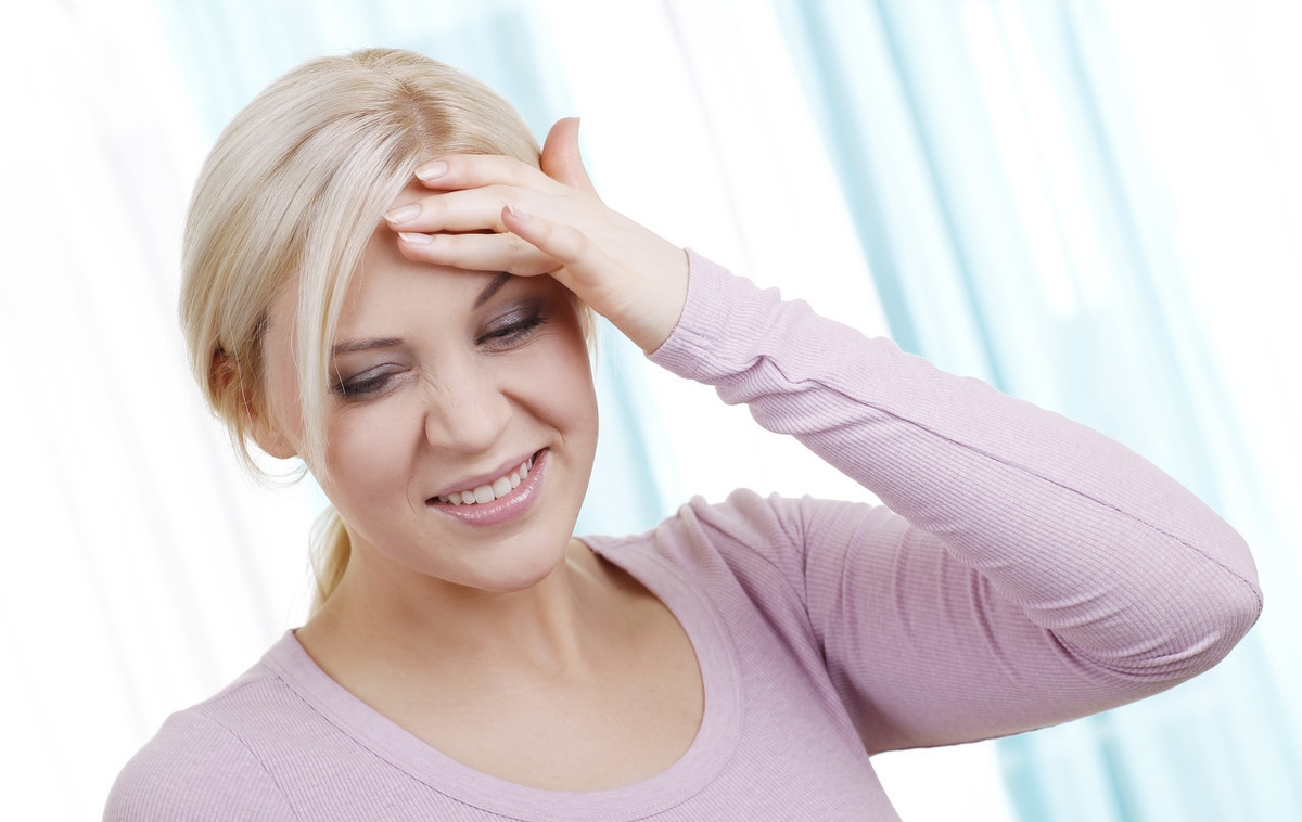 眼睛冒金星是什么原因(眼冒金星是什么病的前兆)  第2张