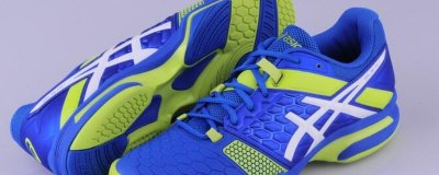 ​羽毛球鞋和跑步鞋可以共用吗_羽毛球鞋和运动鞋的区别