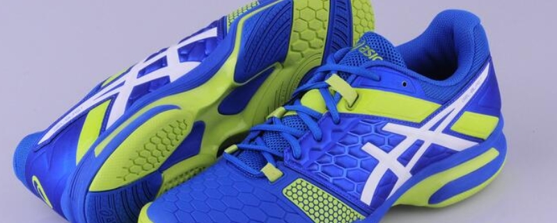 羽毛球鞋和跑步鞋的区别买多大号码_羽毛球鞋和运动鞋的区别