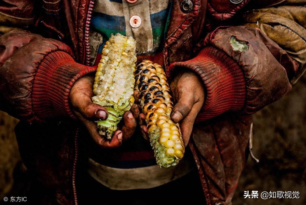 大凉山孩子10张图，稚嫩的他们有太多无奈，哪一张刺痛了你的心