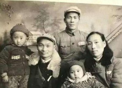 ​王健林的老照片：从侦察兵到首富，与足球的不解之缘