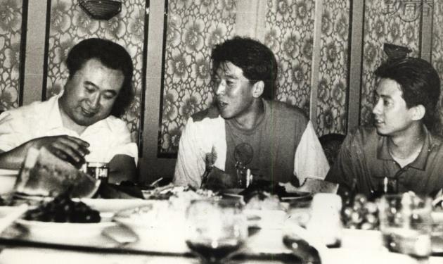 王健林的老照片：从侦察兵到首富，与足球的不解之缘