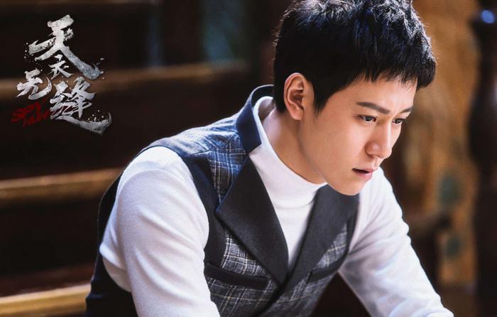 谍战剧《天衣无缝》热播，资历群隐藏身份将浮出水面，小资不相信