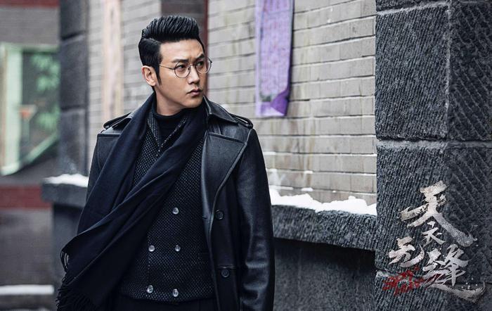 谍战剧《天衣无缝》热播，资历群隐藏身份将浮出水面，小资不相信