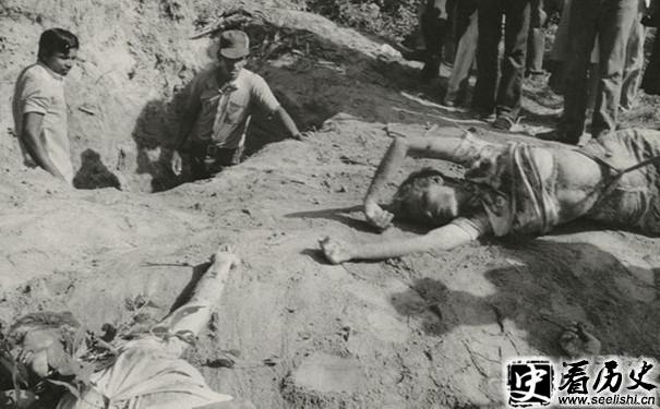 南斯拉夫内战暴行