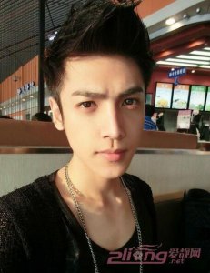 ​潮男飞机头发型图片分享，教你如何打造最帅的飞机头