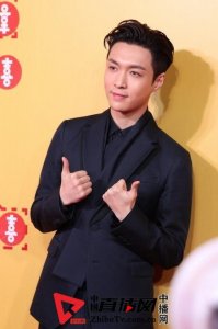 ​张艺兴首次谈删博事件 网友有责任感成热议话题