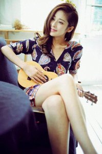 ​颖儿35岁甜美清纯，身材有型，女神范儿十足！