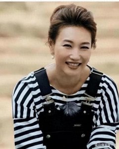 ​深扒之下，终于知道央视主持人李梓萌为何47岁还不结婚了