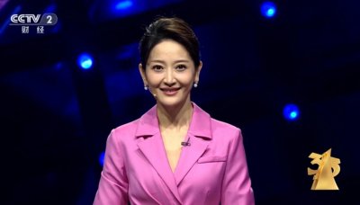 ​谢颖颖：从福建长汀走出的央视知名主持，如今45岁依旧是知性女神