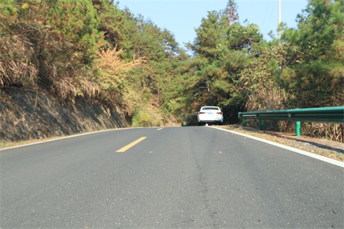 皖南川藏线自驾游危险系数极高？S218的操作感也毫不逊色？