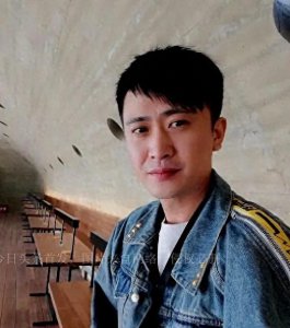 主持人杨帆：娶青梅竹马妻子收获幸福，女儿却成为“漏风小棉袄”