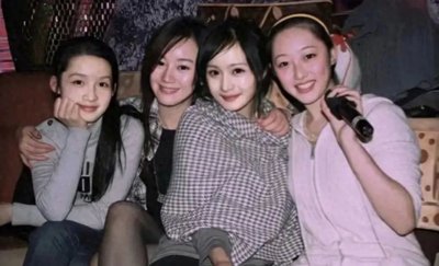 ​杨幂整容前旧照流出，白嫩鲜活灵气逼人