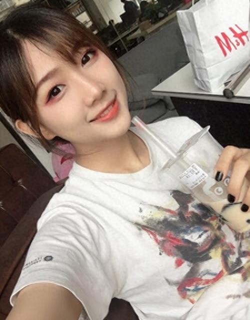 网红钟婷：抖音公认女神，走红并非偶然，好剧本高演技是关键