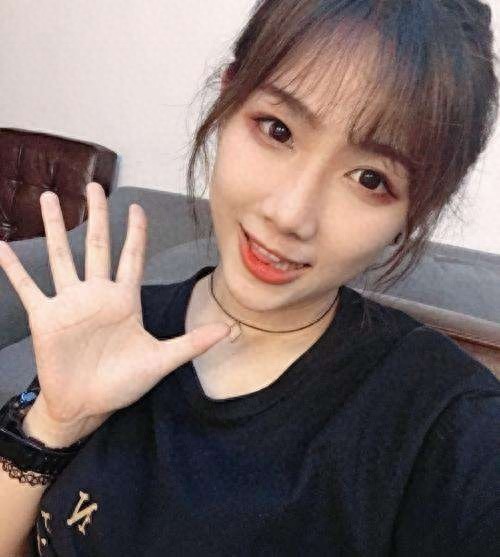 网红钟婷：抖音公认女神，走红并非偶然，好剧本高演技是关键